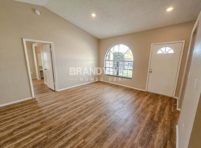 10608 Bucks Run - Photo 3 of 19