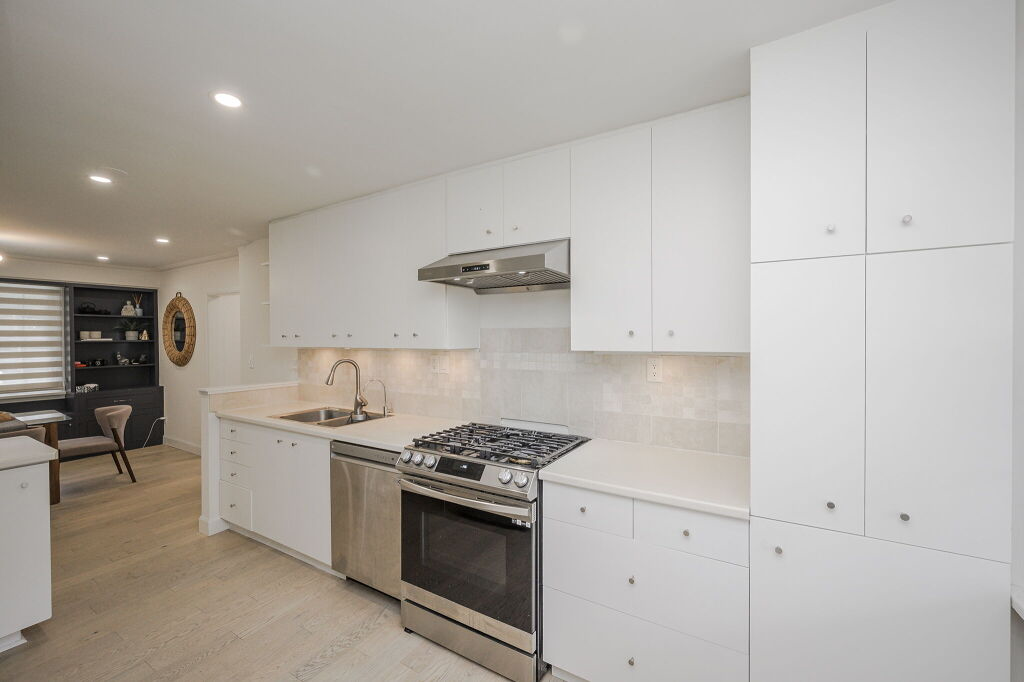 253 Appleby Line - Photo 3 of 13