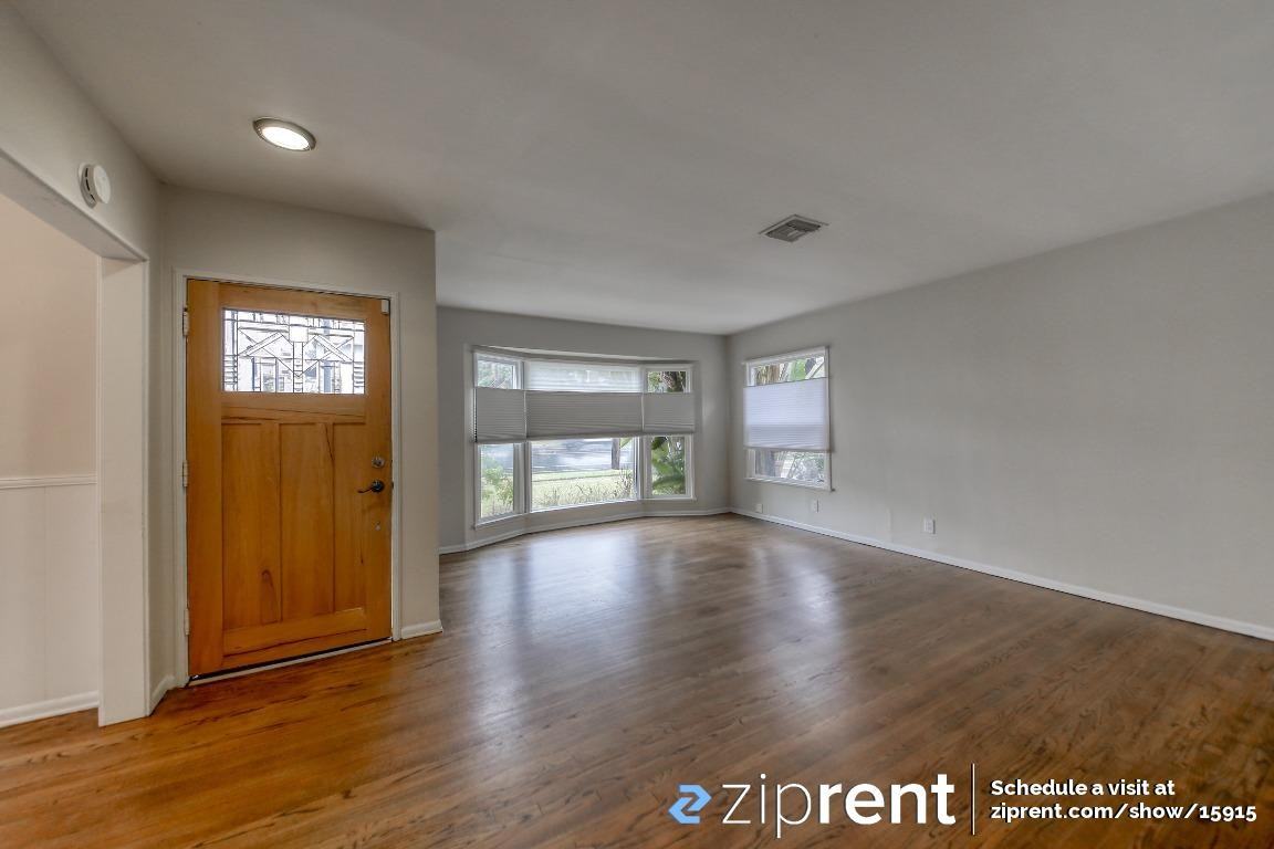 5142 Balboa Blvd - Photo 2 of 24