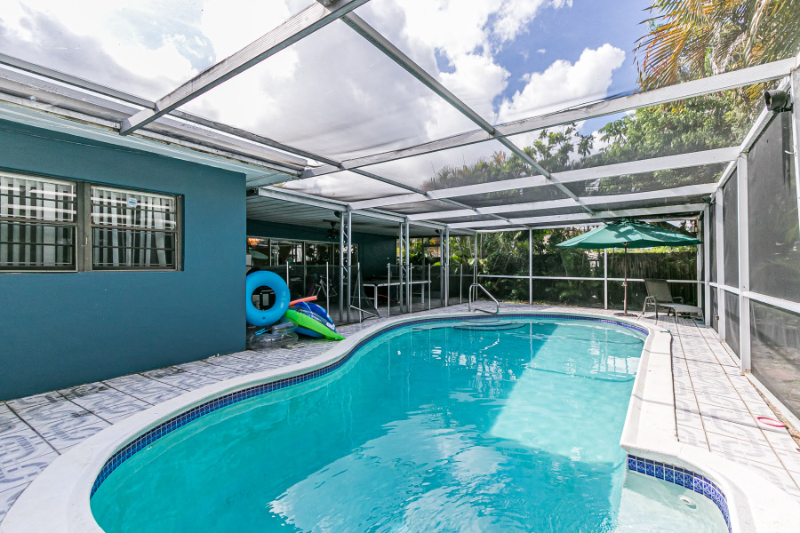 17860 Ne 9th Pl - Photo 2 of 17