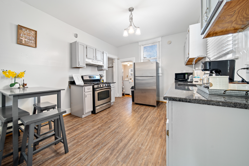 2314 Buchanan St - Photo 2 of 5