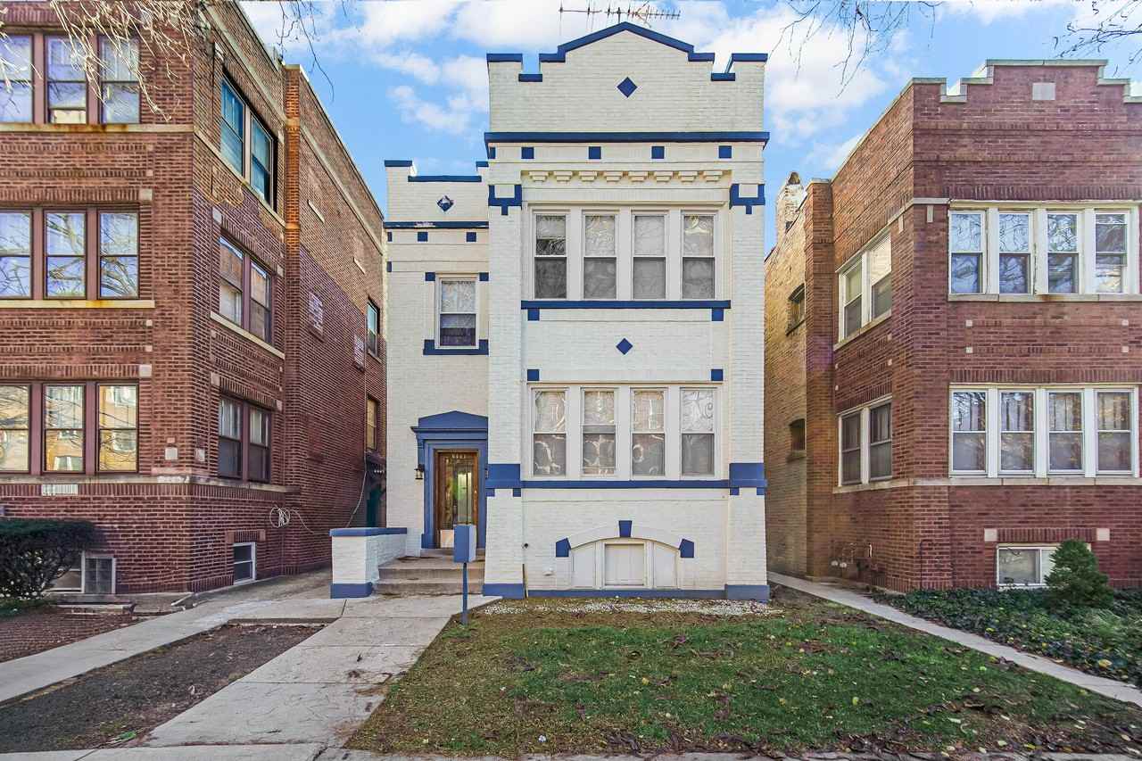 6441 North Seeley Avenue G, Chicago, IL 60645 3 Bedroom Apartment for