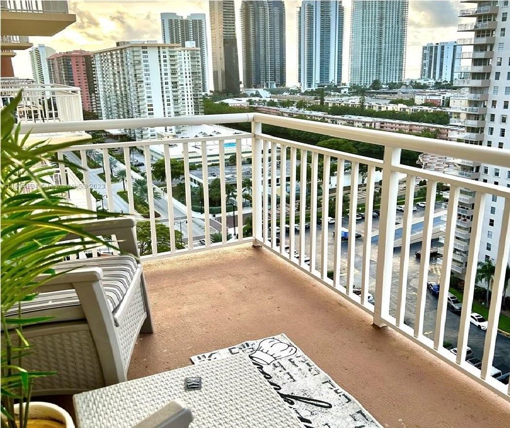 251 174th St 1806, Sunny Isles Beach, FL 33160 1 Bedroom Apartment