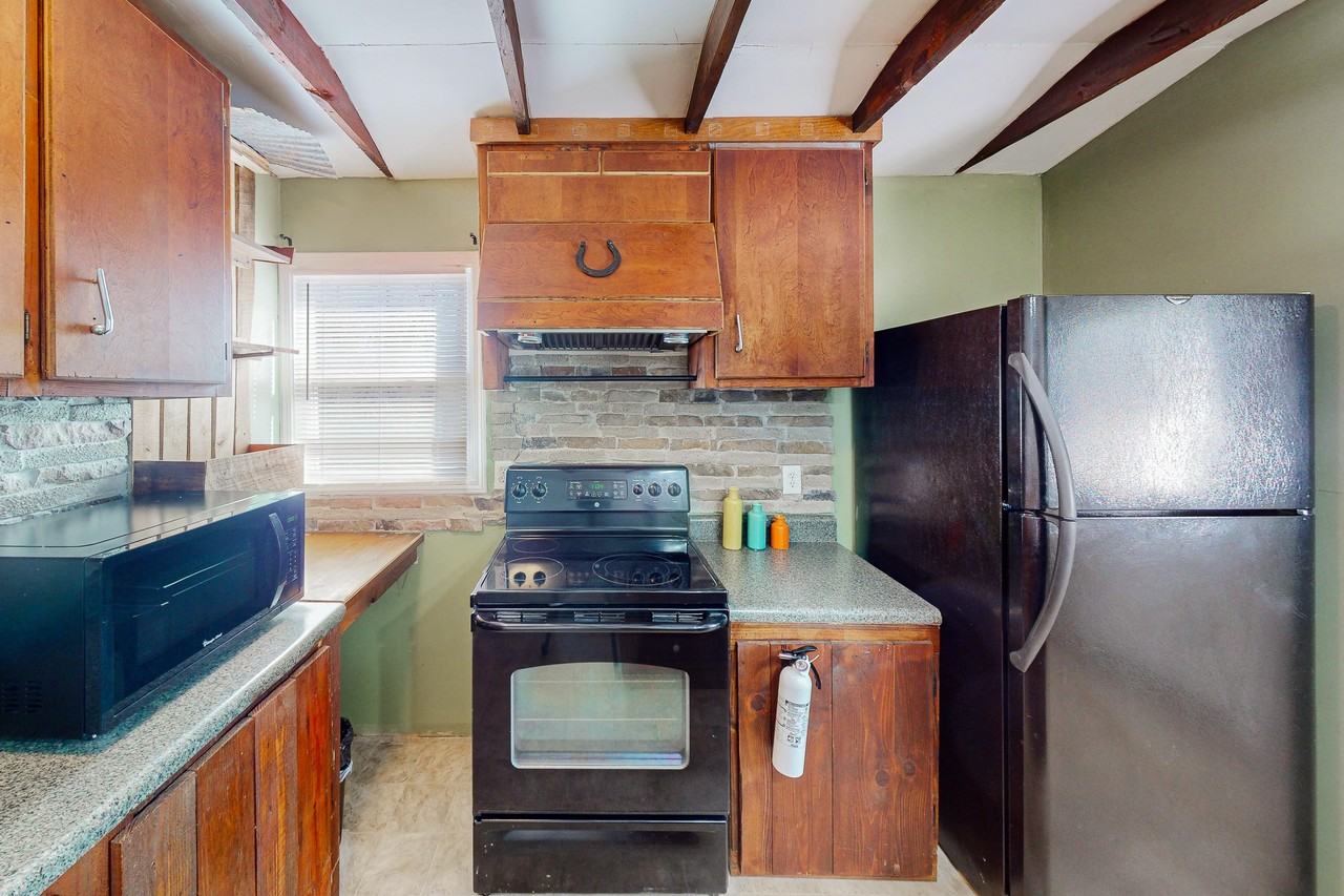 W Dennis Dr - Photo 2 of 7