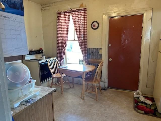 885 E Main St - Photo 3 of 16