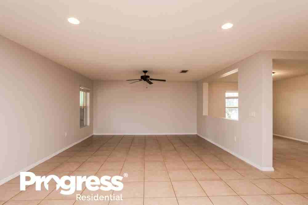 2044 Wavy Leaf Ct - Photo 3 of 16