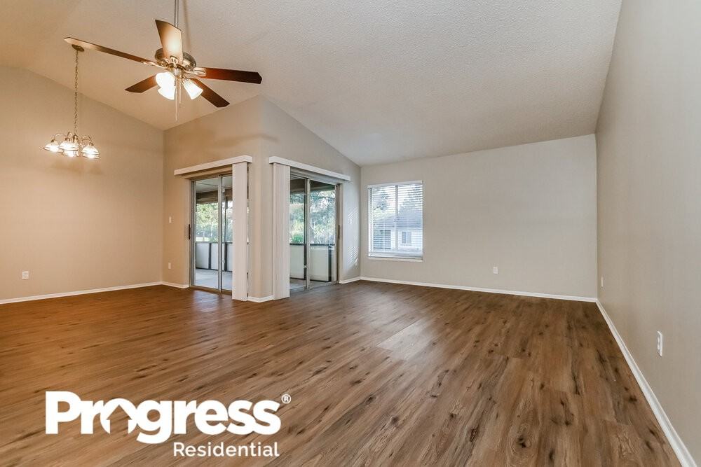 28318 Tanglewood Dr - Photo 3 of 16