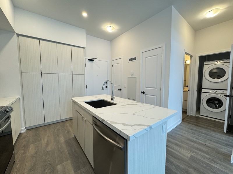 High Point - Photo 6 of 33