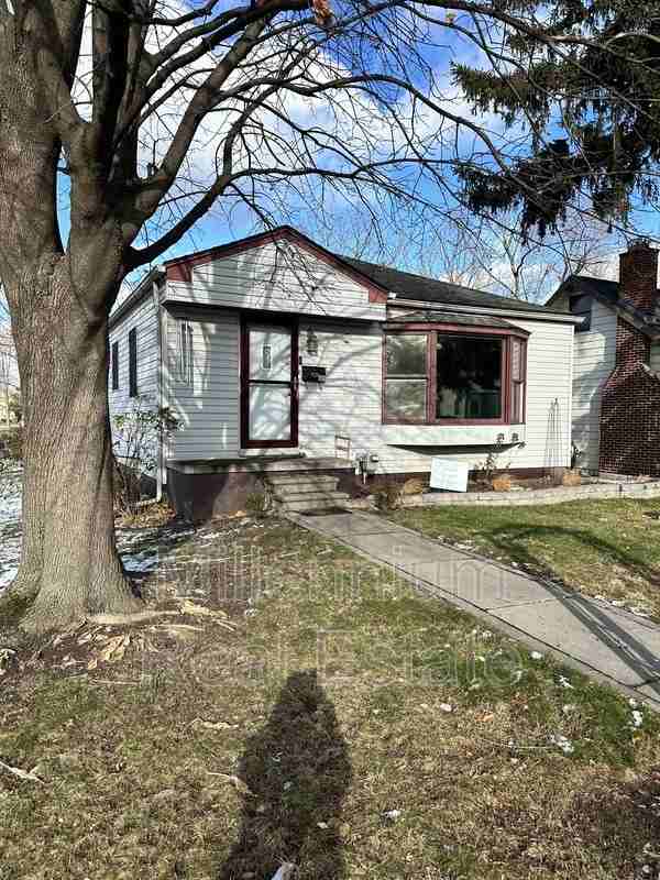 405 E Baker Ave - Photo 2 of 30