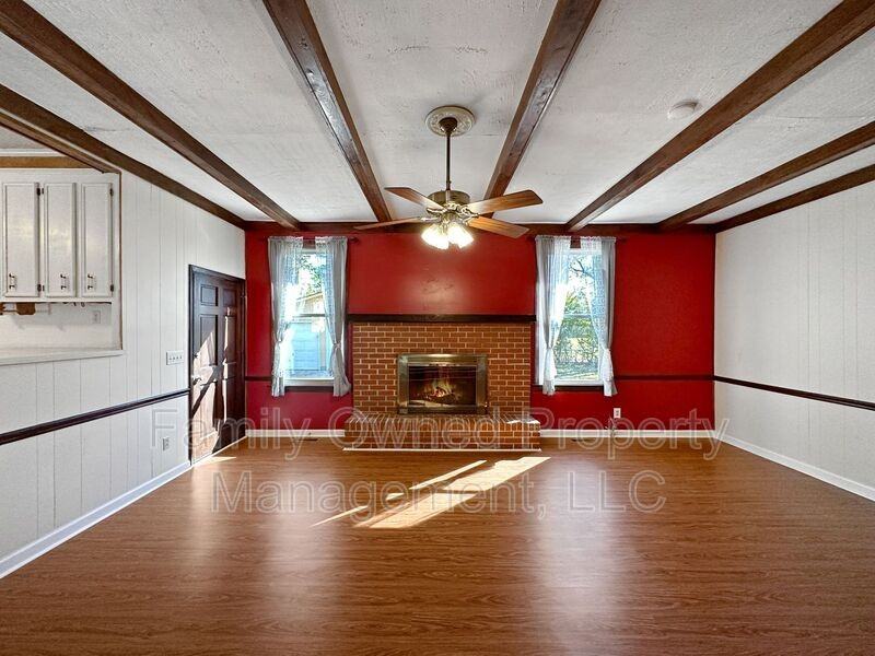 1123 Belvedere Dr - Photo 5 of 29