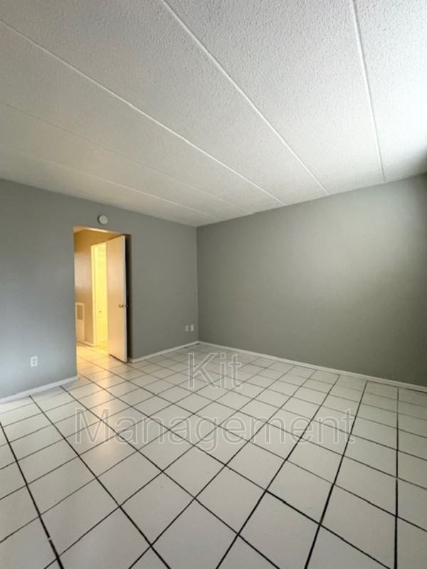 5722 Gay St #G2 - Photo 7 of 8