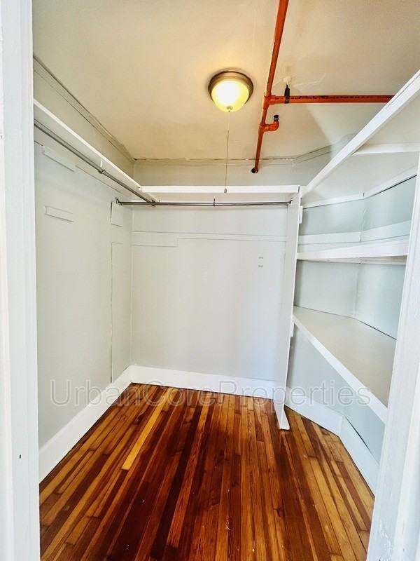 236 10th Ave Ne #8 - Photo 4 of 7