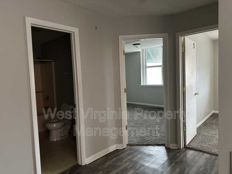 945 Mercer St #201 - Photo 3 of 5