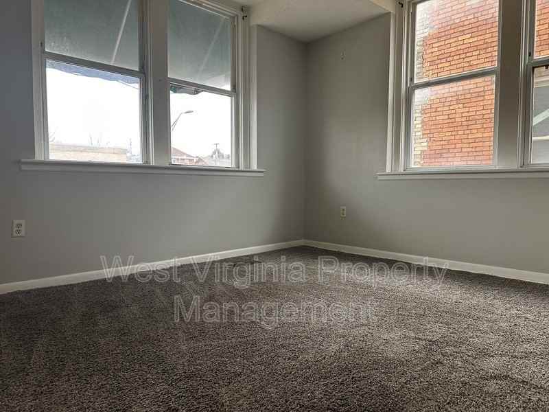 945 Mercer St #201 - Photo 5 of 5