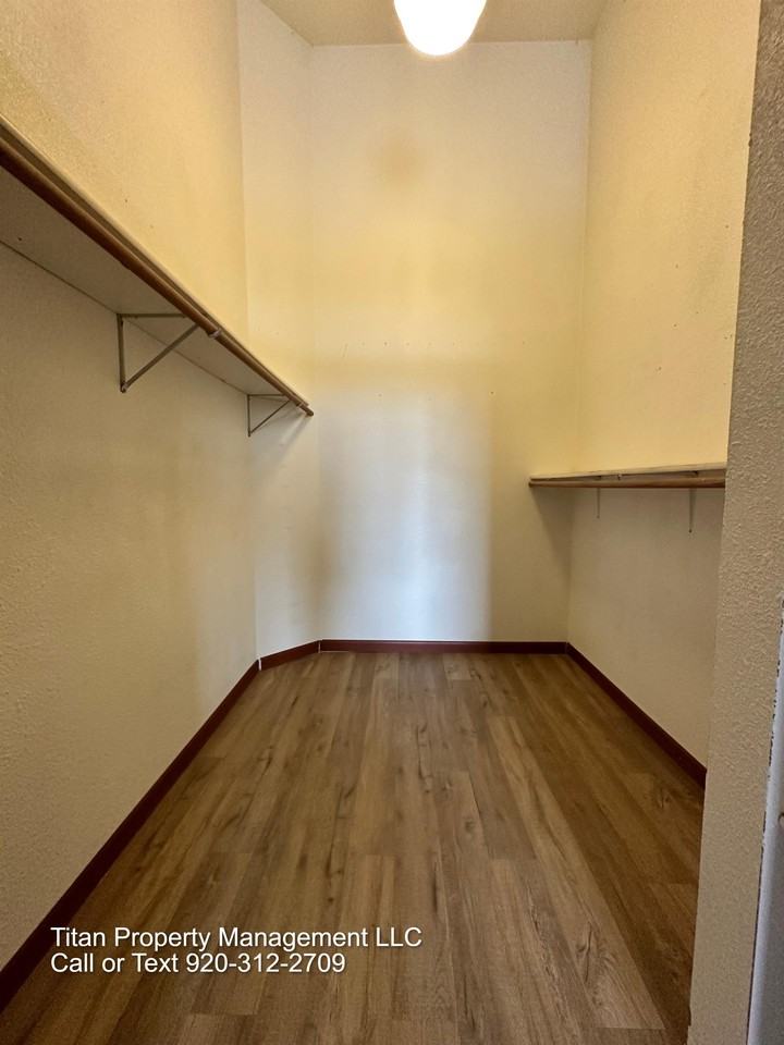 115 West Main Street Apartments 115 W Main St, Omro, WI 54963 Zumper