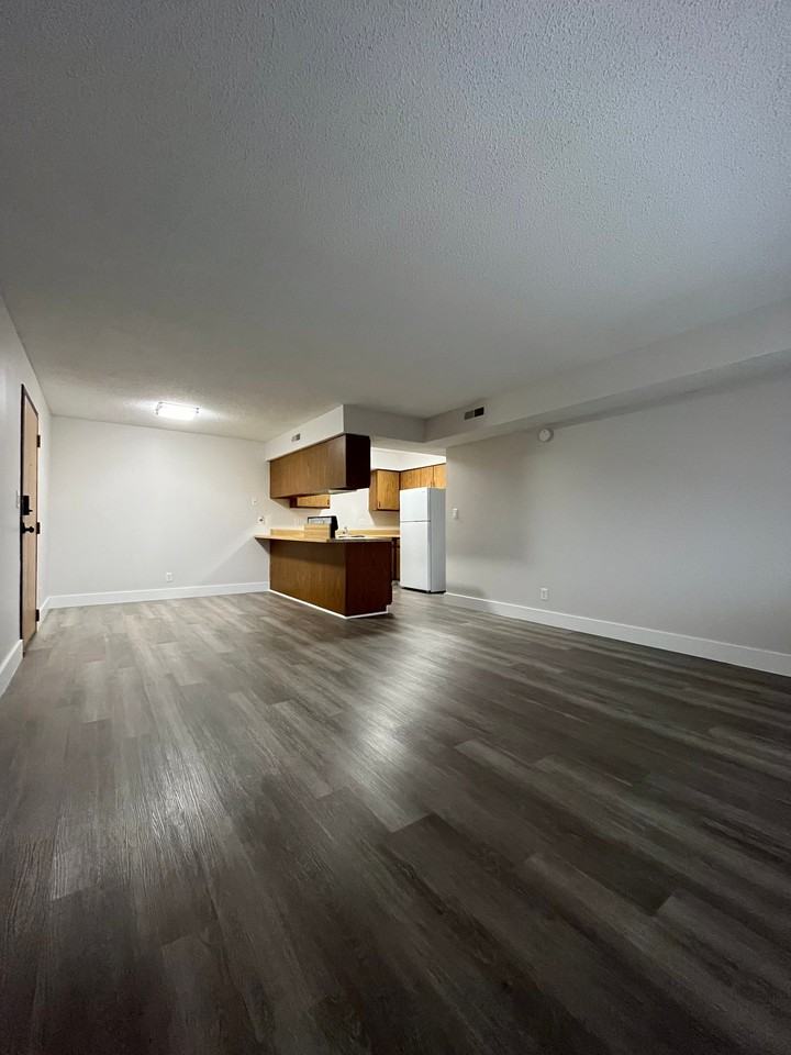 539 N 24 - Photo 2 of 6