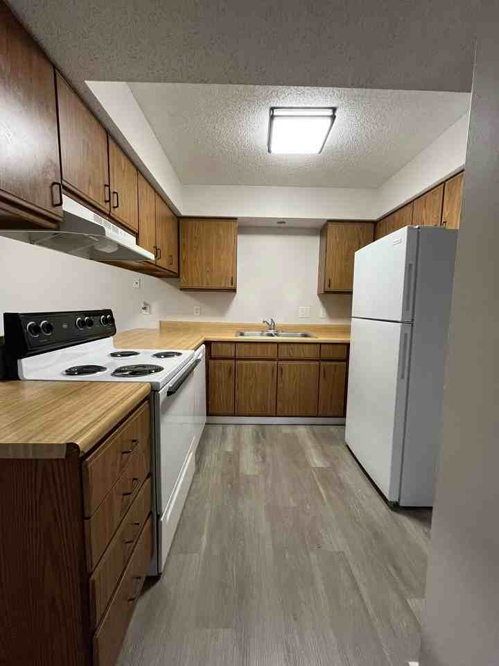 539 N 24 - Photo 3 of 6