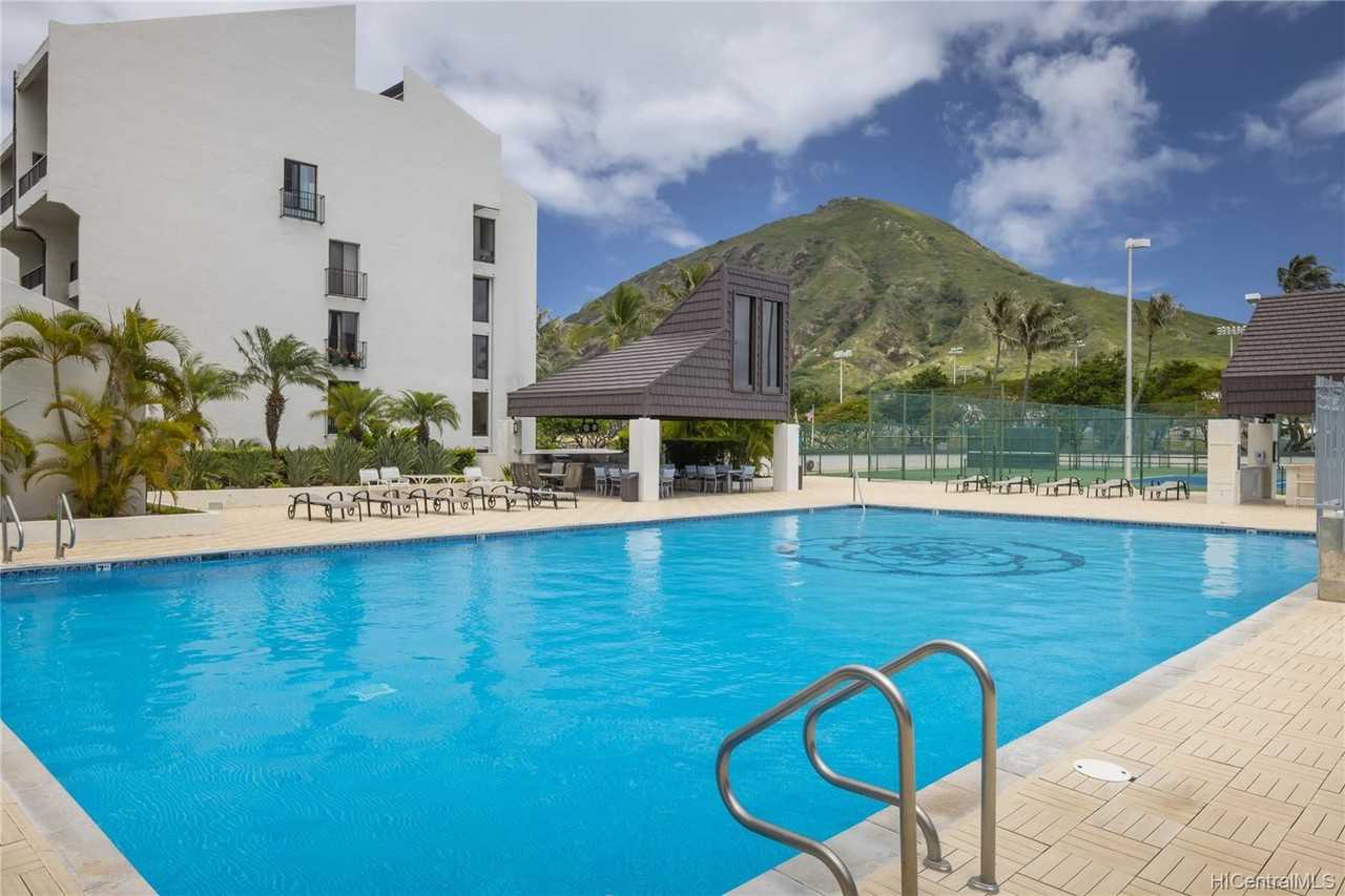 Esplanade - Photo 3 of 19