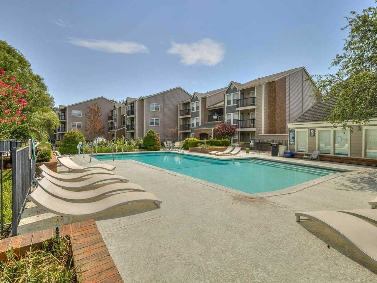 Waterford Apartments - Photo 6 of 44