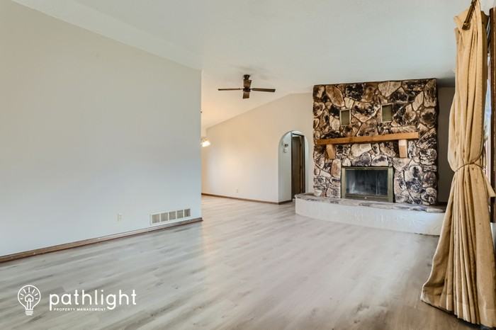 5856 Orchard Ave N - Photo 2 of 21