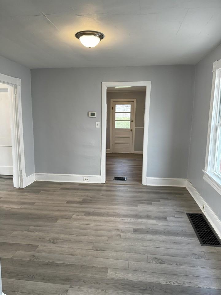 421 S Kentucky Ave #1 - Photo 5 of 15