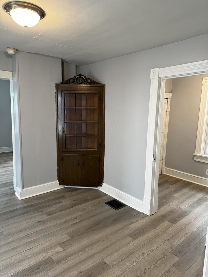 421 S Kentucky Ave #1 - Photo 6 of 15