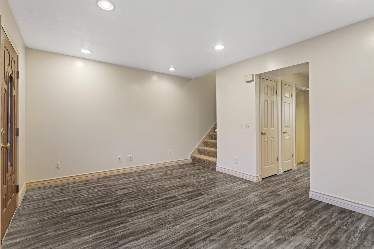 717 N 400 W #717 - Photo 5 of 15