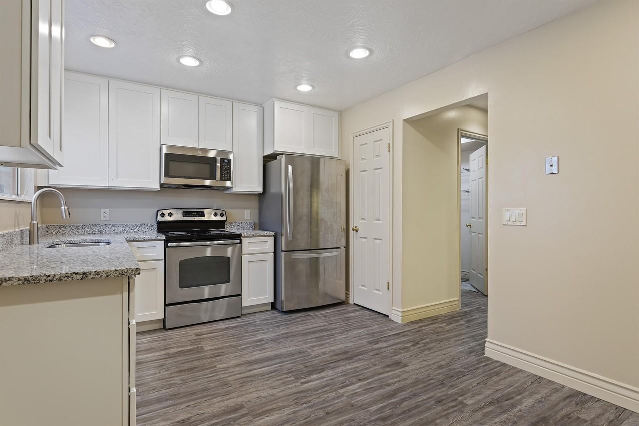 717 N 400 W #717 - Photo 7 of 15