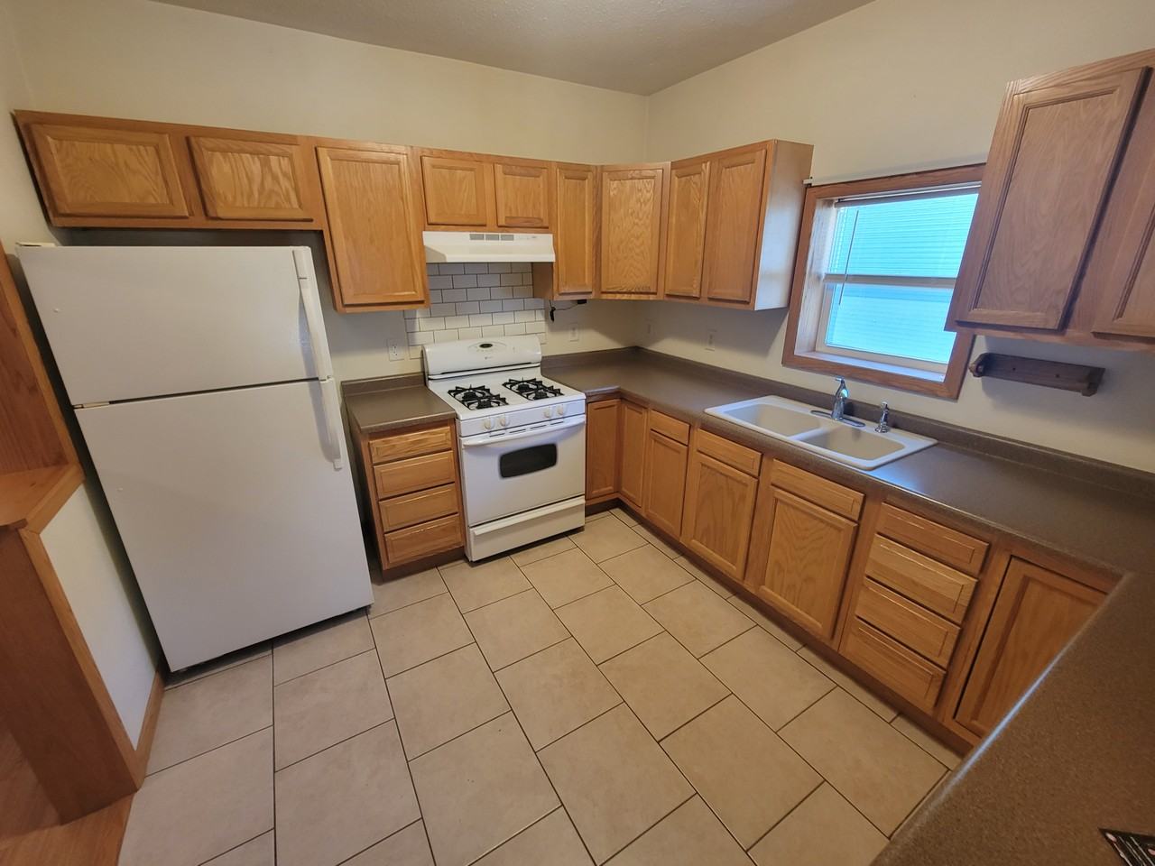 102 Goddard St #NA - Photo 2 of 25