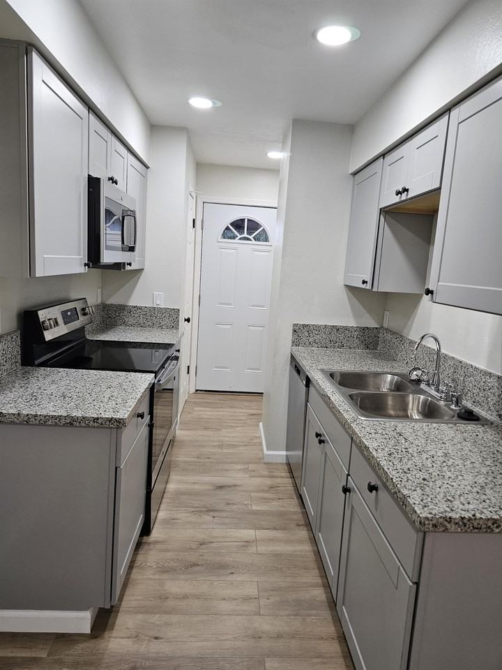 385 Alemar Way #3 - Photo 6 of 13