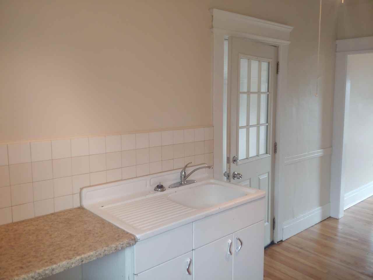 200 Maplehurst Ave #2 - Photo 3 of 20