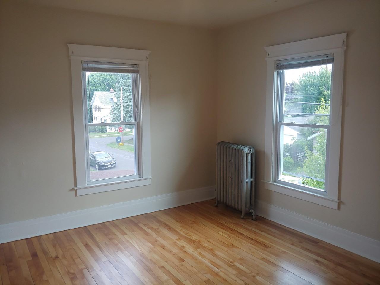 200 Maplehurst Ave #2 - Photo 2 of 20