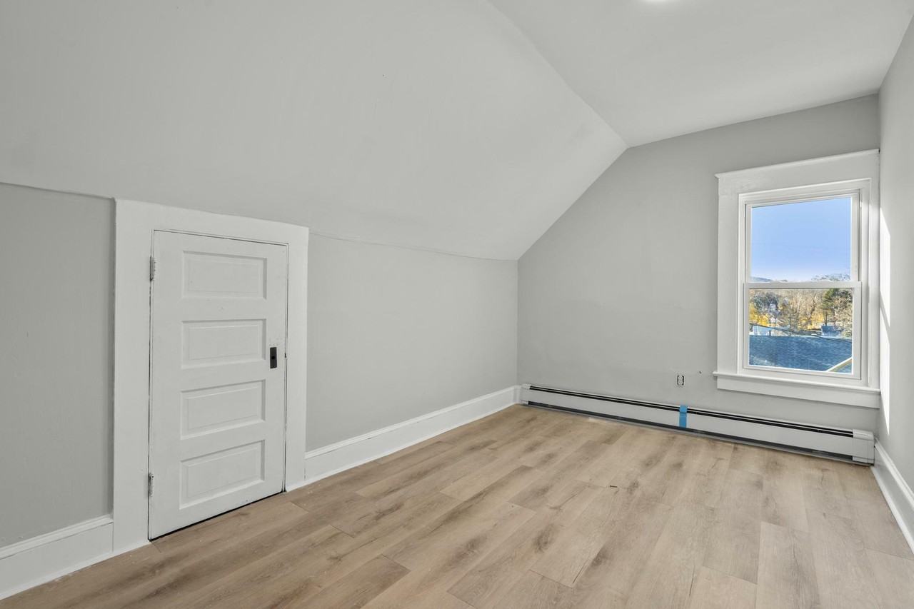 50 Hillside Pl #3 - Photo 5 of 15