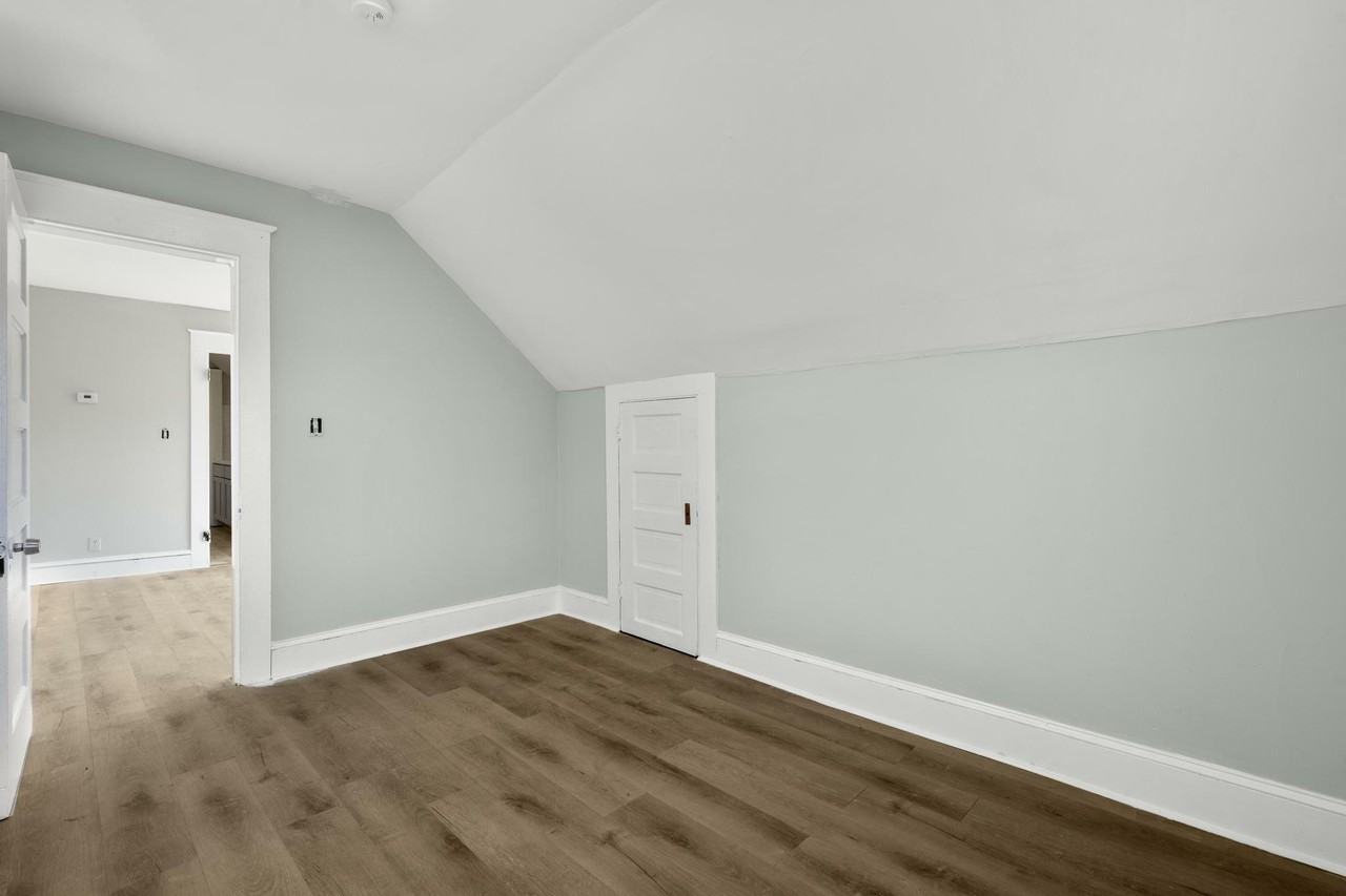 50 Hillside Pl #3 - Photo 6 of 15