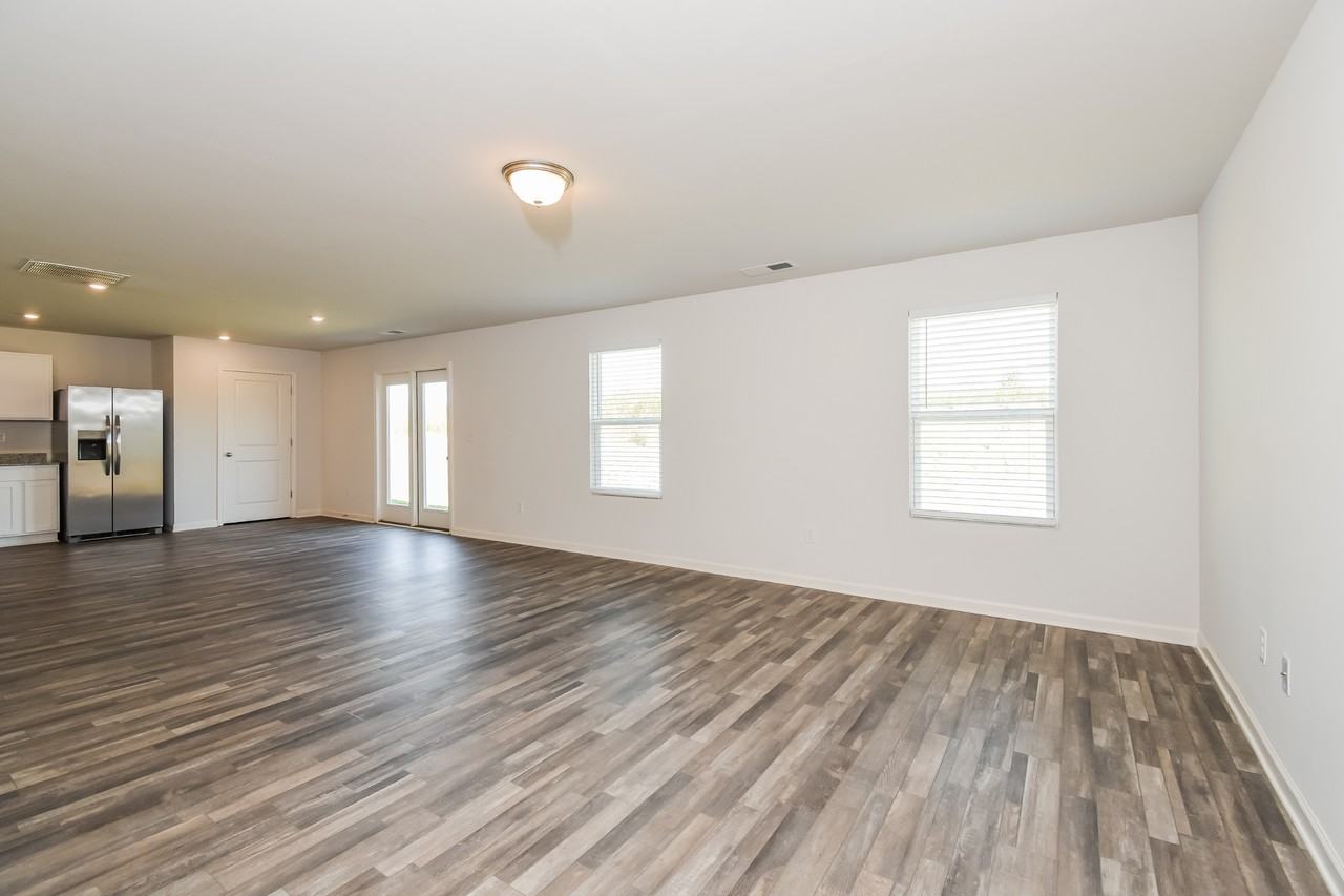 37 Oxford Ln - Photo 6 of 19