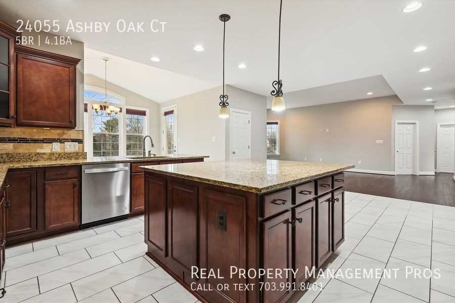 24055 Ashby Oak Ct - Photo 6 of 49