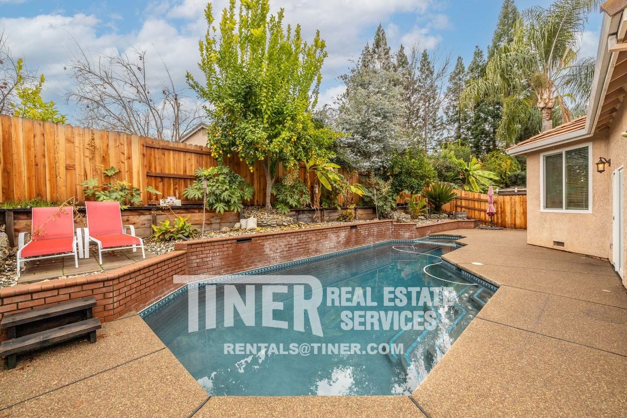 123 Elkins Cir - Photo 2 of 40