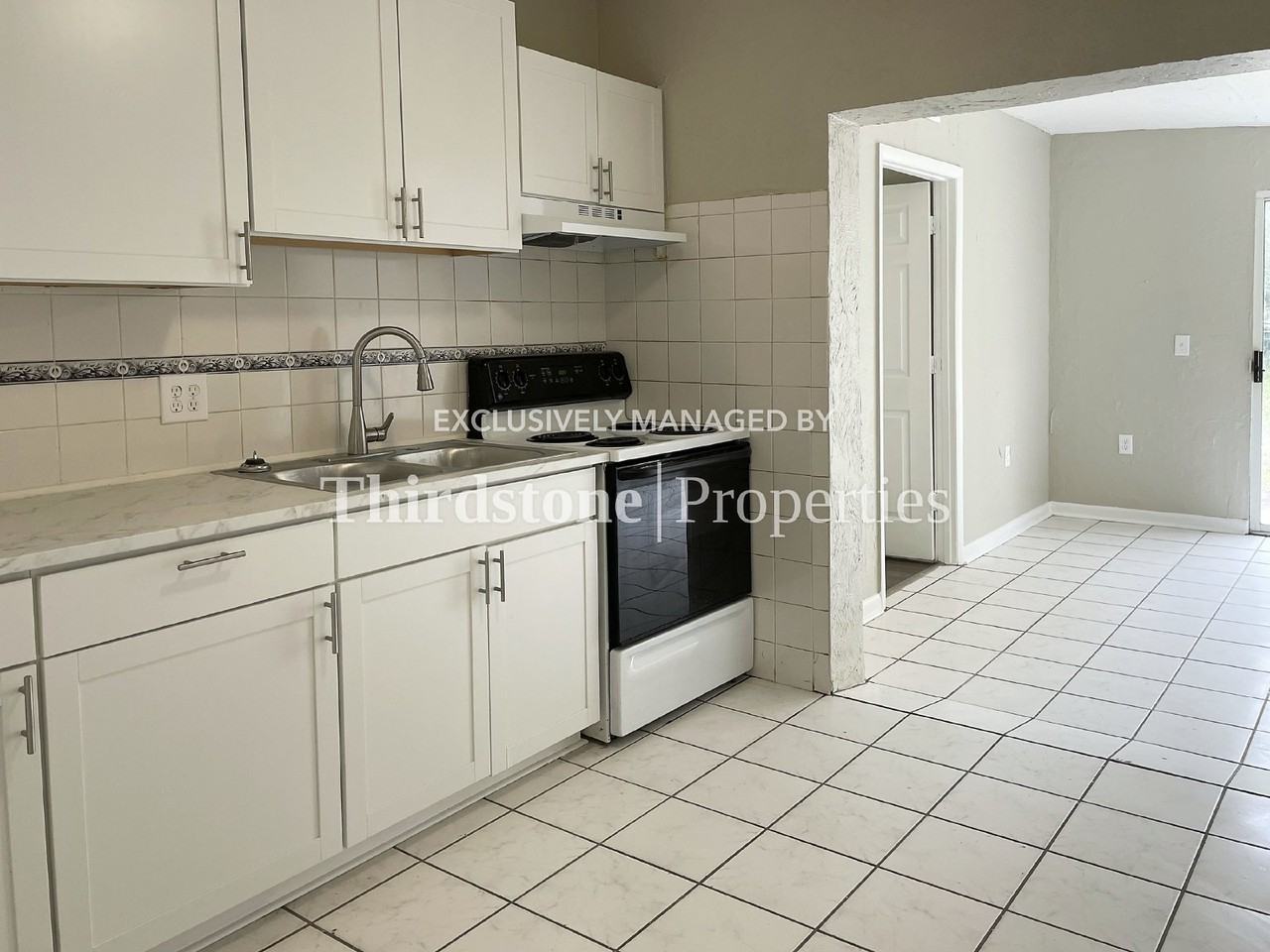 10452 Pinehurst Dr - Photo 4 of 23