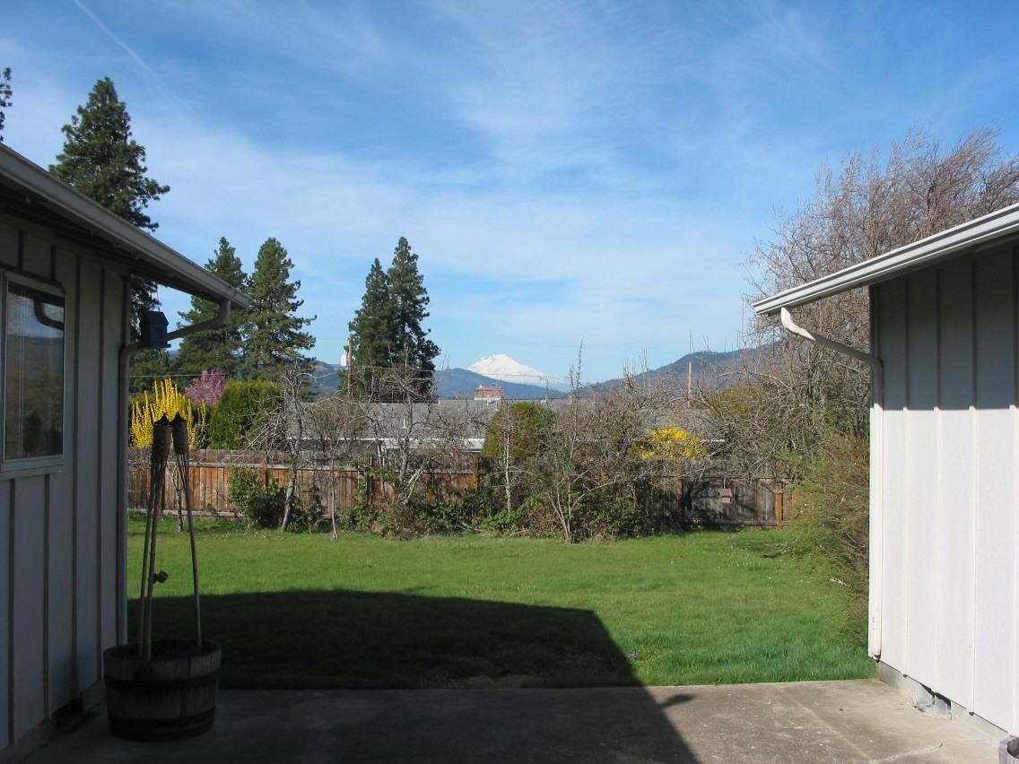 2076 Eugene St #NA - Photo 2 of 9