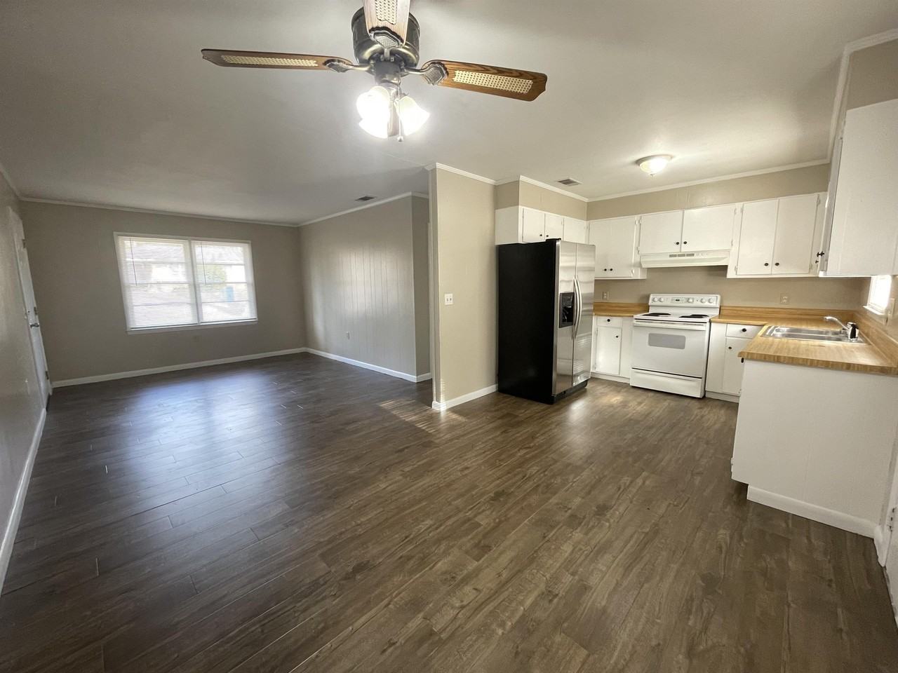 202 W 8th St #1 - Photo 2 of 12