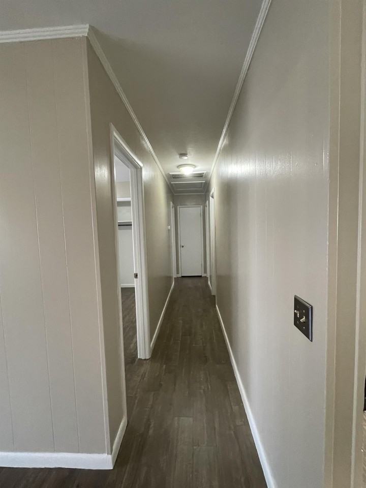 202 W 8th St #1 - Photo 4 of 12
