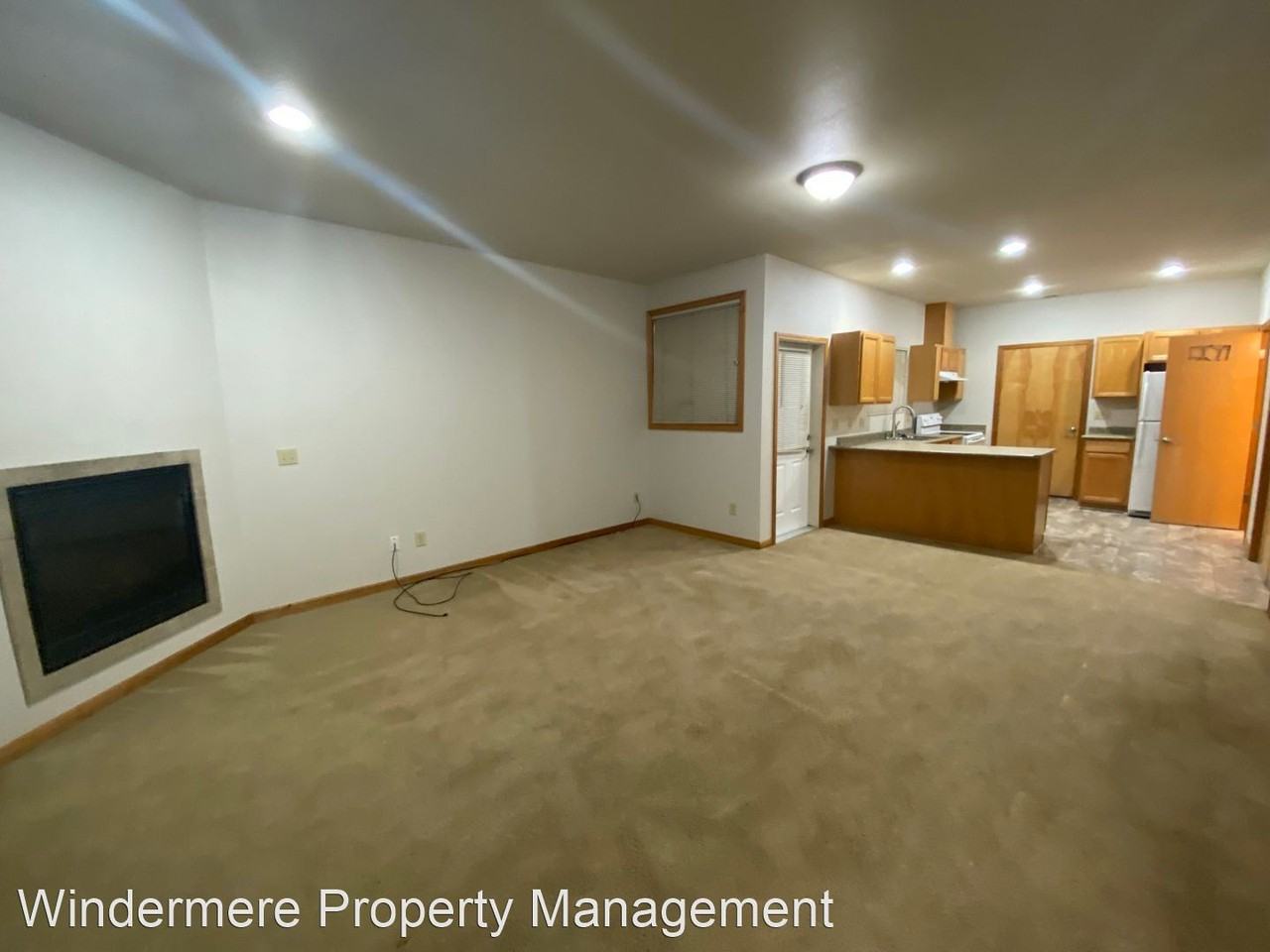 2822-2824 Moore St - Photo 3 of 10