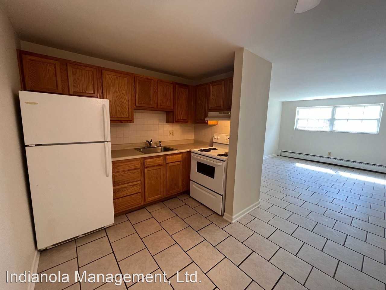 Broadway Court Apartments - Photo 2 of 3