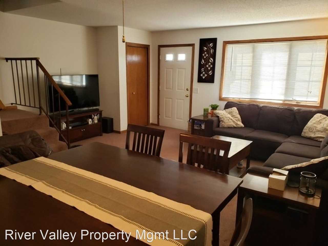 3813 Fairfax St - Photo 3 of 8