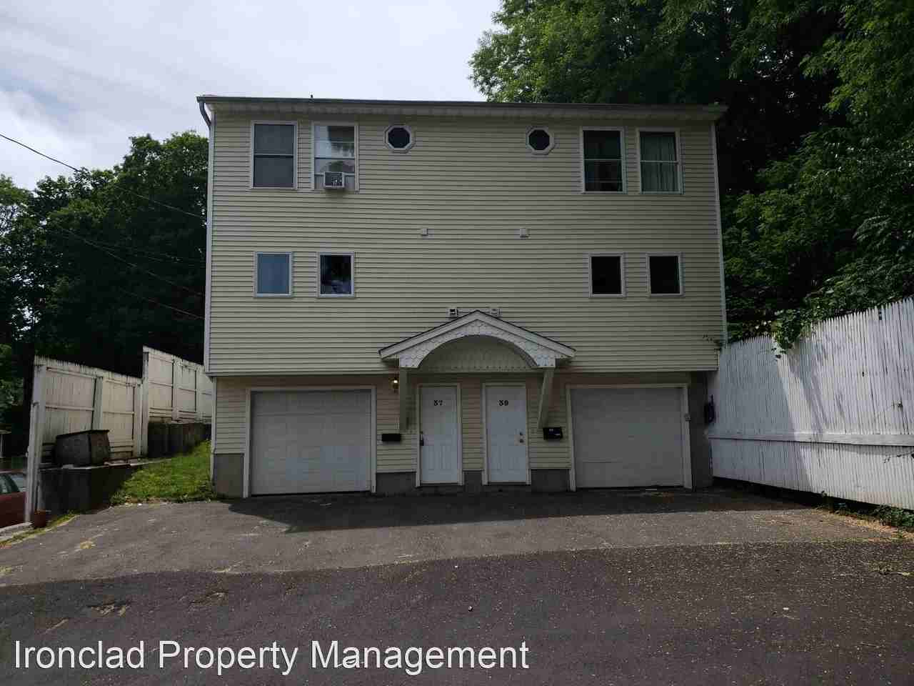 3739 Munchausen Avenue Apartments 37 Munchausen Ave 39, Bristol, CT