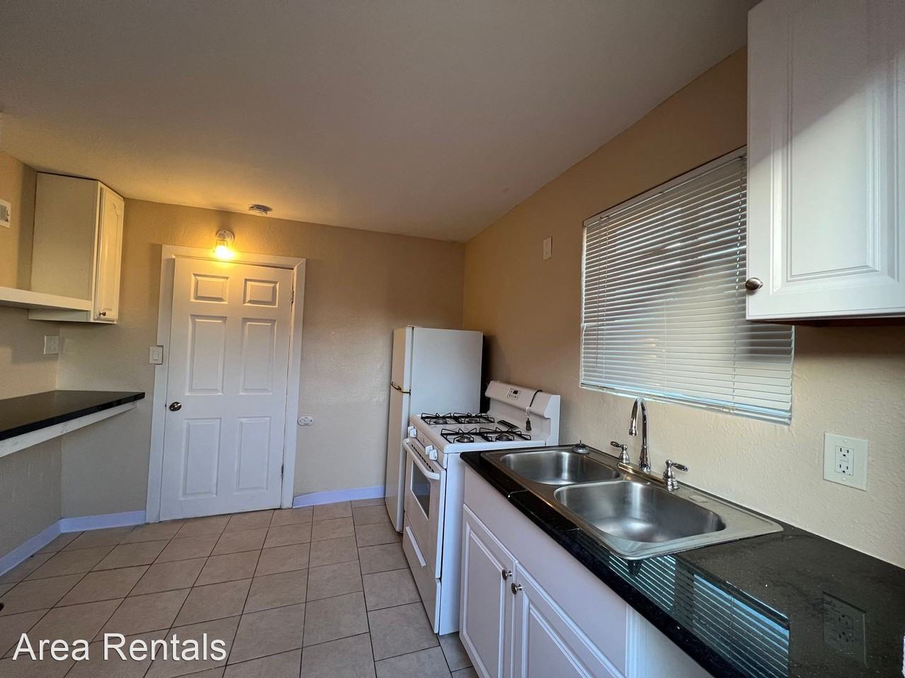 504  E WILLIAMS ST - Photo 3 of 15