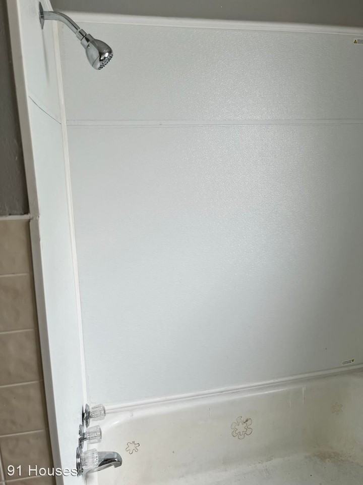 3308 Stonewall St - Photo 2 of 14