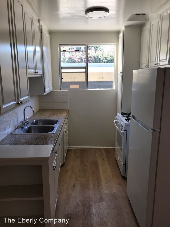 1560 N. Hobart Blvd - Photo 2 of 5