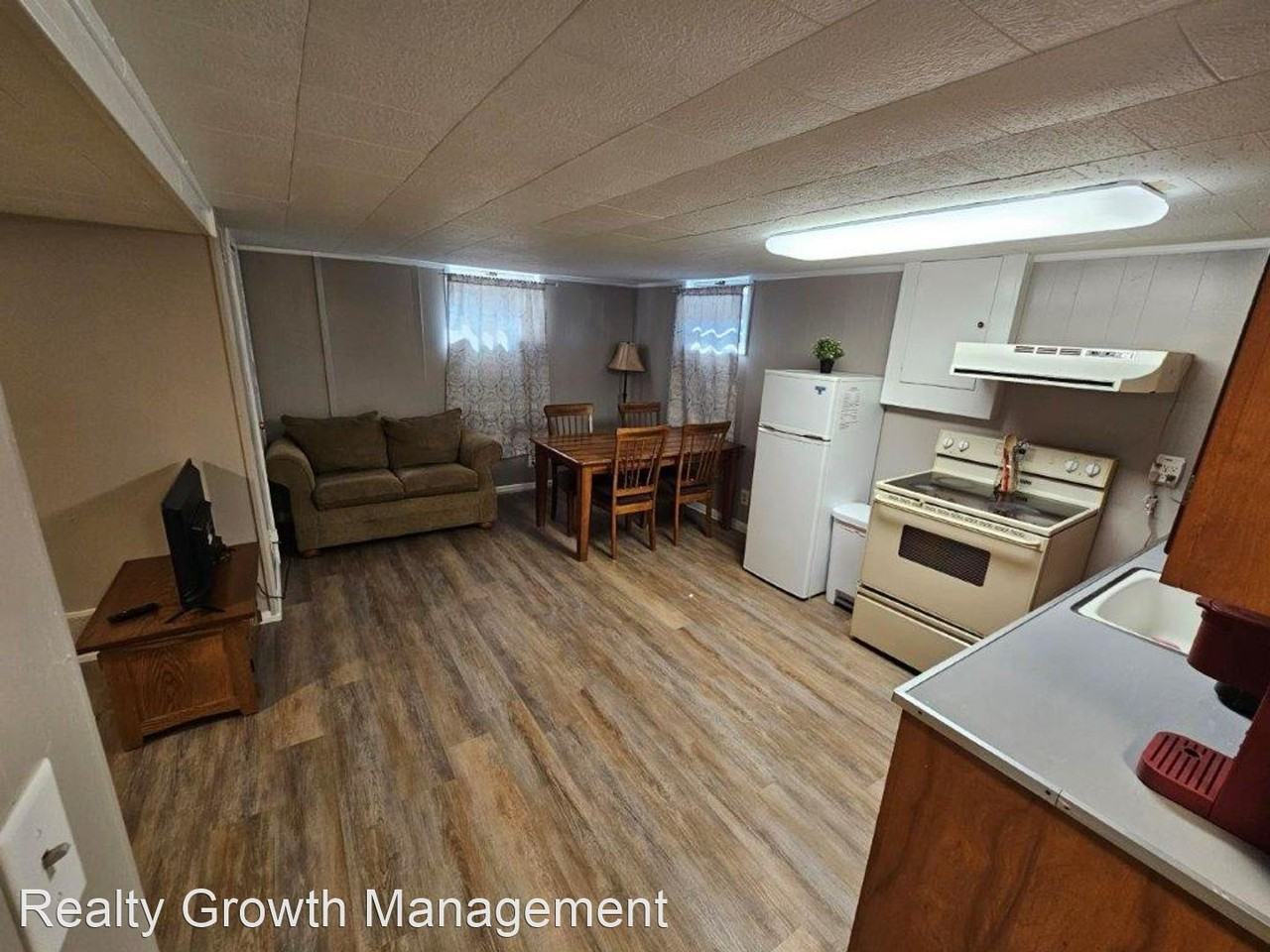 17 13th Ave SW - Photo 2 of 8