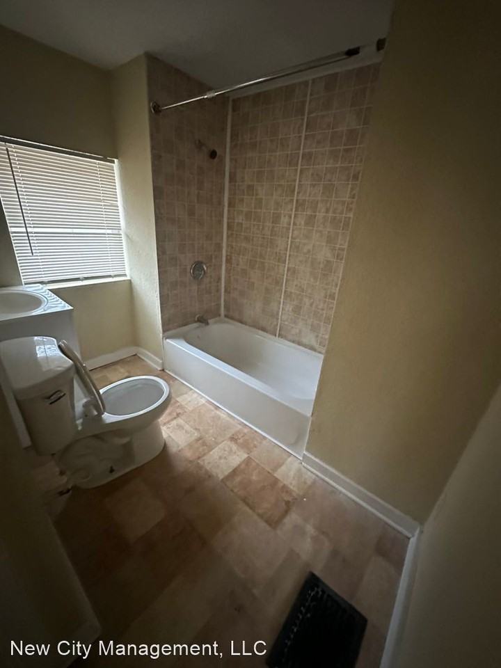3615 Woodland Ave - Photo 2 of 19